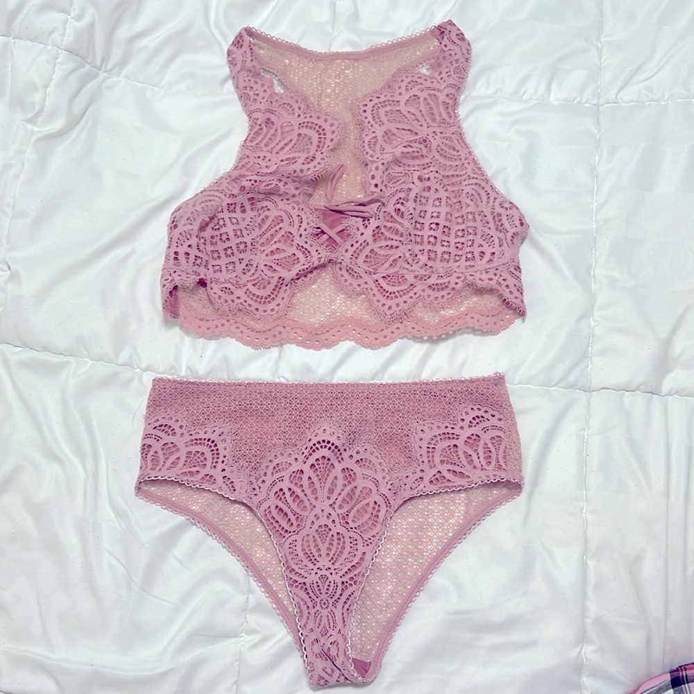 Victoria's Secret Dream Angels set top Medium and bottom small.
